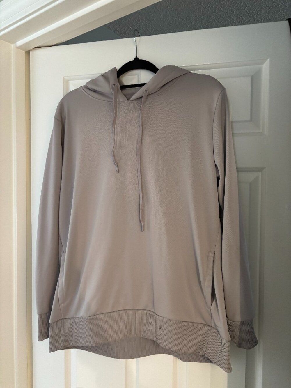 Mondetta Luxe Hoodie | Lilac Athleisure Pullover | Size Medium